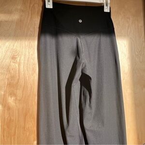 LULULEMON black ribbed straight leg yoga pants with pockets! Size 4
